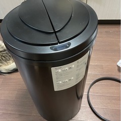 【取引中】Zita 自動ゴミ箱 ブラックの画像