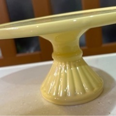 ケーキスタンド　黄色の画像