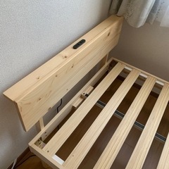 【お渡しの方決定済み】ベッドフレーム・【約1年使用】マットレスの画像