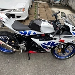 値段相談可　gsx−r125 2020年式　ホワイト　自賠責　R7年6月迄　の画像