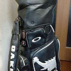 美品OAKLEYゴルフバック