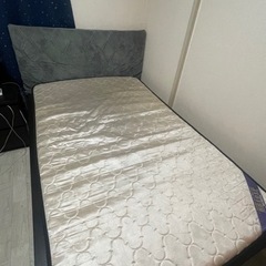 セミダブルベッド