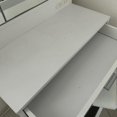 決定 ドレッサー ホワイト の画像