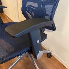 オフィスチェア　リクライニング機能付きの画像