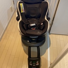 エールべべ　クルット3i チャイルドシートの画像