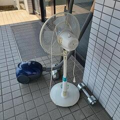扇風機､掃除機､ダンベルの画像