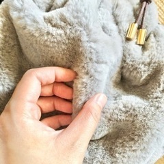 【美品】ふわもこ巾着型ハンドバッグの画像