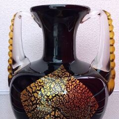 花瓶(黒・金)の画像