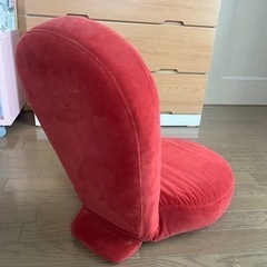 座椅子　色が可愛い（えんじ色）使用少ないの画像