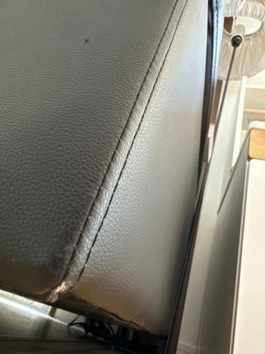 値下げします【急募】フェイクレザー　3人掛けソファー　黒
