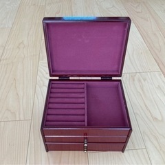 【決まりました】【値下げ】ジュエリーボックス ワインレッド 未使用の画像