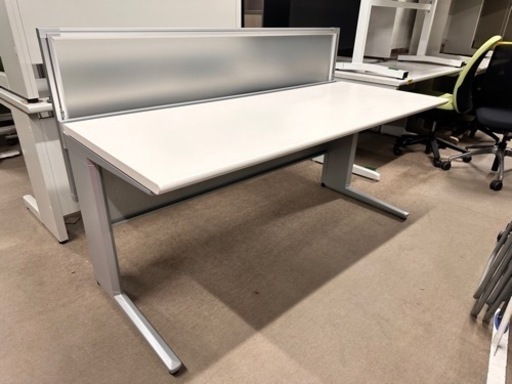 定価16万　NAIKI　パネル付き平机　幅160 奥73 高さ70cm