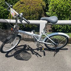 【リサイクルショップどりーむ鹿大前店】No.955　自転車　折りたたみ自転車　白色　ベル付き　6段変速ギア付き　折りたたみ可能　
