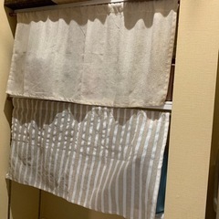 シンク下等で使える台とカフェカーテン、突っ張り棒セットの画像