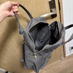 アネロのリュック グレーの画像