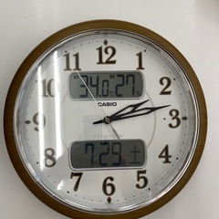 壁掛け　電波時計