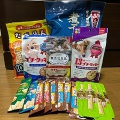 ドッグフードとおやつの画像