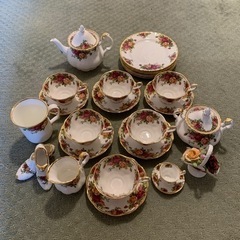 ロイヤルアルバートのティーカップセット