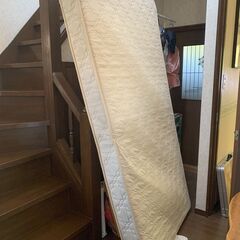 シングルベッド　マットレス　へこみ無し　取りに来られる方