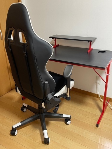 パソコン・ゲーム用デスクとチェア