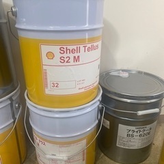 空きオイル缶