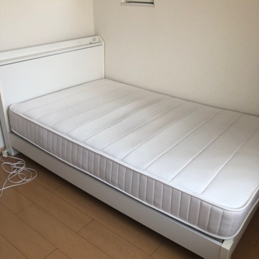 ◇ ニトリ　セミダブルベッド　ホワイト