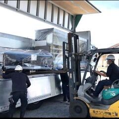 ショーケース搬入据付作業スタッフ大募集！！　月給30万以上可能の画像