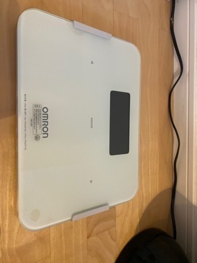 OMRON 体重計