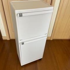 キャスター付き二段ダストボックス