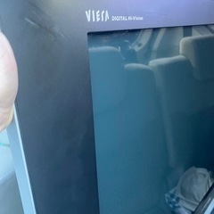 【無料】大きいテレビ(据え置きスタンド付き)　パナソニック製 37V型の画像