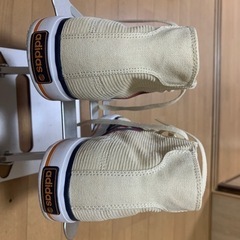 Adidas スニーカーの画像