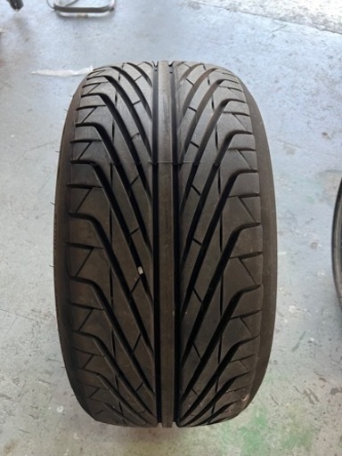 215 35 18 トライアングル