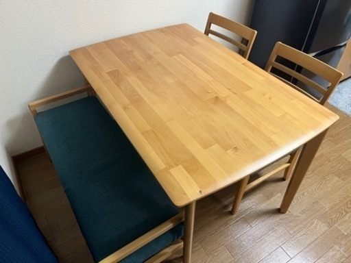 【値引き】4人掛けダイニングテーブルセット　ニトリ