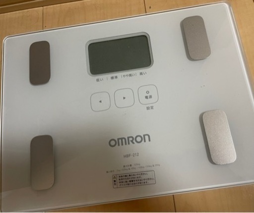 体重計　オムロン　HBF-212