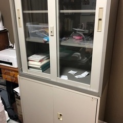 事務用棚　引き取りに来てくださる方