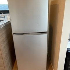 【美品】冷蔵庫 137L ノンフロンAQUA アクア AQR-1...