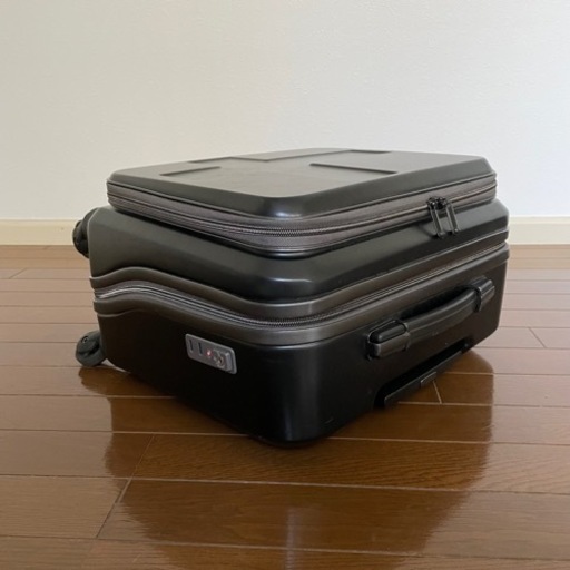 スーツケース