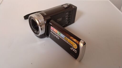 ビデオカメラ JVC Everio GZ-E225 大容量バッテリー付き