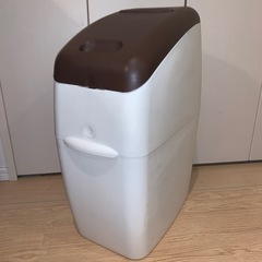 アップリカ　におわなくてポイ　本体のみ　ブラウン×アイボリー