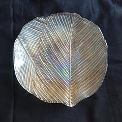 リーフ型のクリアシルバープレートの画像