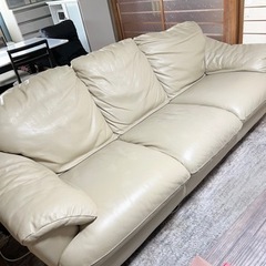 【クリーナー付】3人掛けイタリア製の革製ソファの画像
