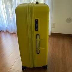 サムソナイトスーツケースの画像