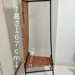 アジアンテイスト ハンガーラック付きスタンドミラー 姿見の画像