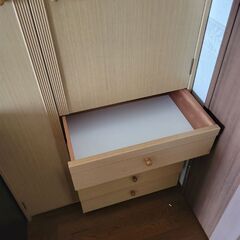 引き出し付きクローゼットの画像