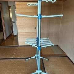 室内物干しの画像