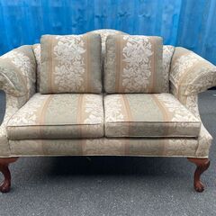 宇都宮でお買得な家具を探すなら『オトワリバース!』 ■ ソファ ■ ETHAN ALLEN／イーセン アーレン ■ IDC大塚家具取扱 ■ クラシック クイーンアン様式 ■ 2人掛け ■ ベージュ／グリーン系 ■ 中古品