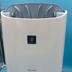 【美品】コンパクト除湿器「シャープ」CV-G71-W 管理No2「基本送料無料」の画像