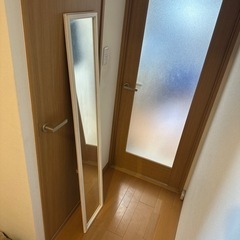 壁掛けミラーの画像