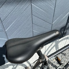 クロスバイク　28インチ　自転車　黒　シティバイク　の画像