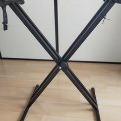 電子ピアノ及び台の画像